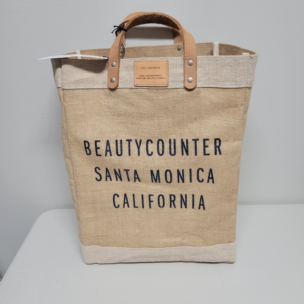 Apolis + Beutycounter NWT Maket Bag.